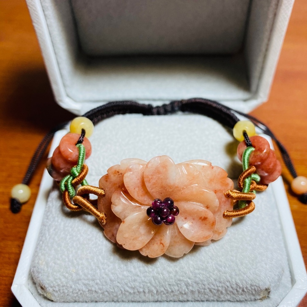 Hand carved and knitted jade bracelet